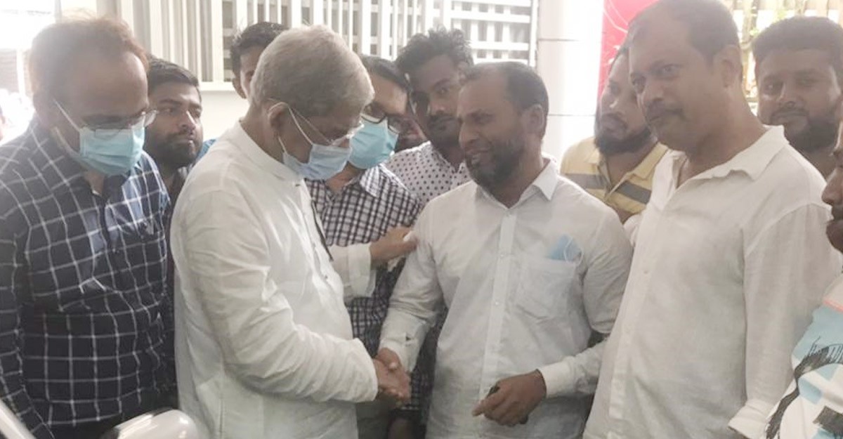 আহত নুরে আলমকে দেখতে হাসপাতালে ফখরুল