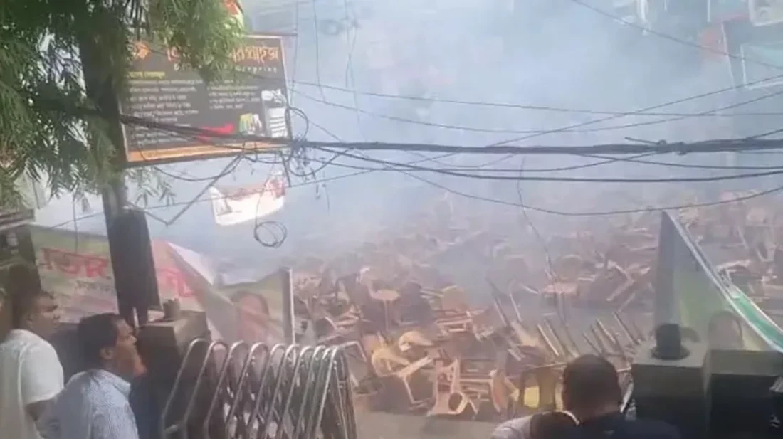 সাউন্ডগ্রেনেড বিস্ফোরণে জাতীয় পার্টির কর্মী সমাবেশ পণ্ড