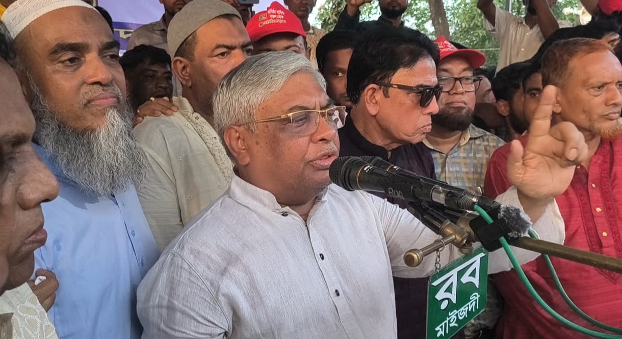 একটি অদৃশ্য শক্তির বিরুদ্ধে আমাদের যুদ্ধ করতে হবে: বরকত উল্যাহ বুলু