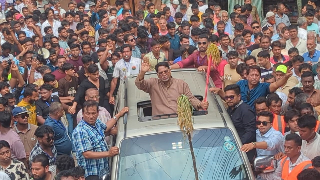 নোয়াখালী-৫ আসনে ধানে শীষের প্রার্থীর শো ডাউনে গণ-জোয়ার