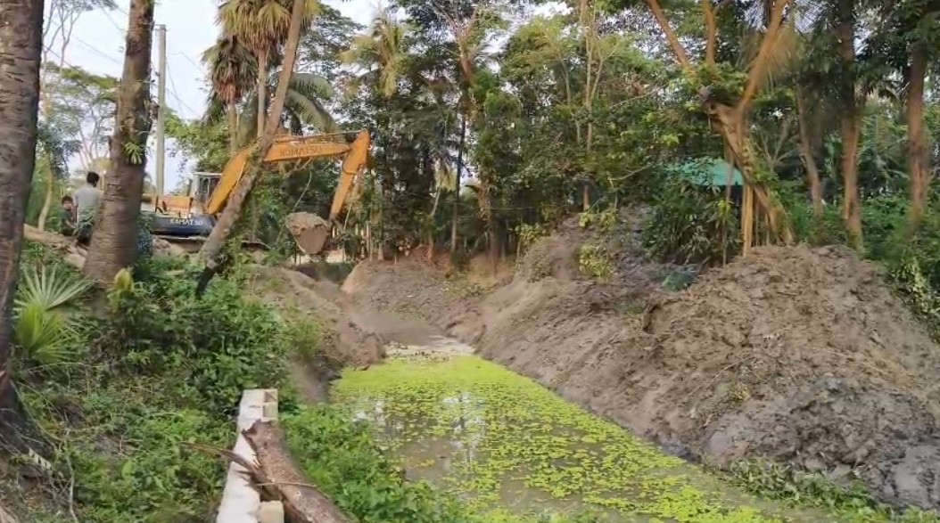 সোনাইমুড়ীতে খাল খননে দুর্নীতি, ভুয়া ব্যাংক হিসাবে শ্রমিকের টাকা হরিলুট