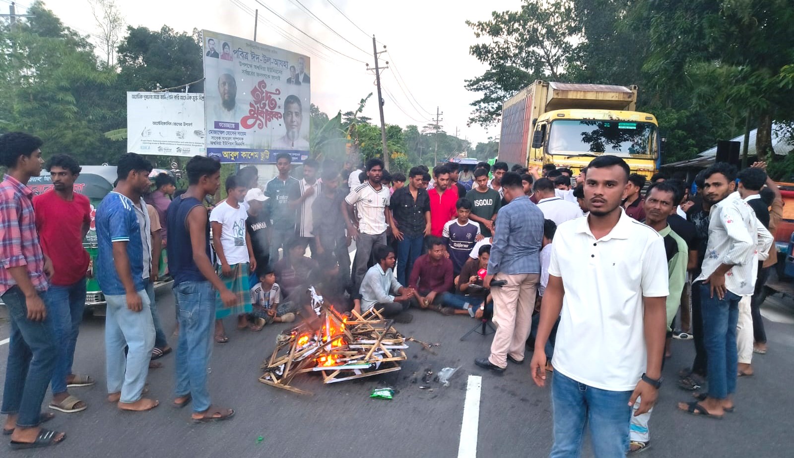 নোয়াখালীতে ছাত্রদলের কমিটি ঘিরে পদবঞ্চিতদের বিক্ষোভ, সড়ক অবরোধ