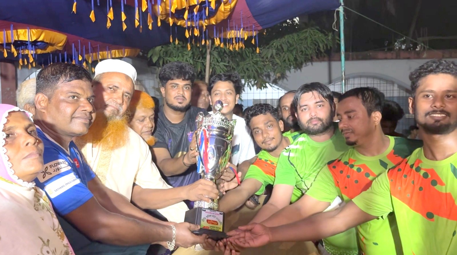 সোনাইমুড়িতে সম্প্রীতি ও মাদকবিরোধী সচেতনতায় চল্লিশোর্ধ্বদের ফুটবল ম্যাচ