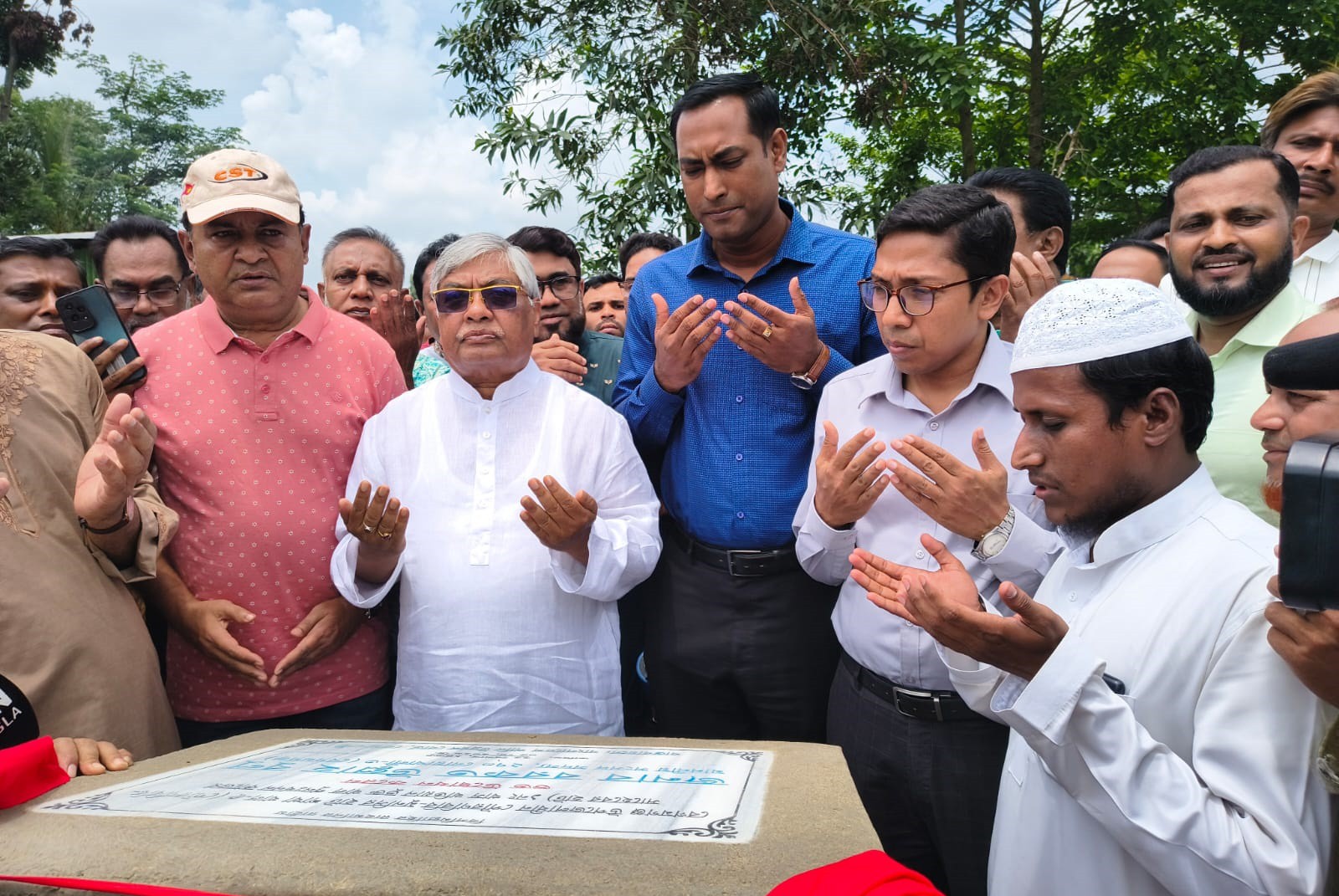 https://smartbangladesh24.com/admin/post/1777982130.jpg