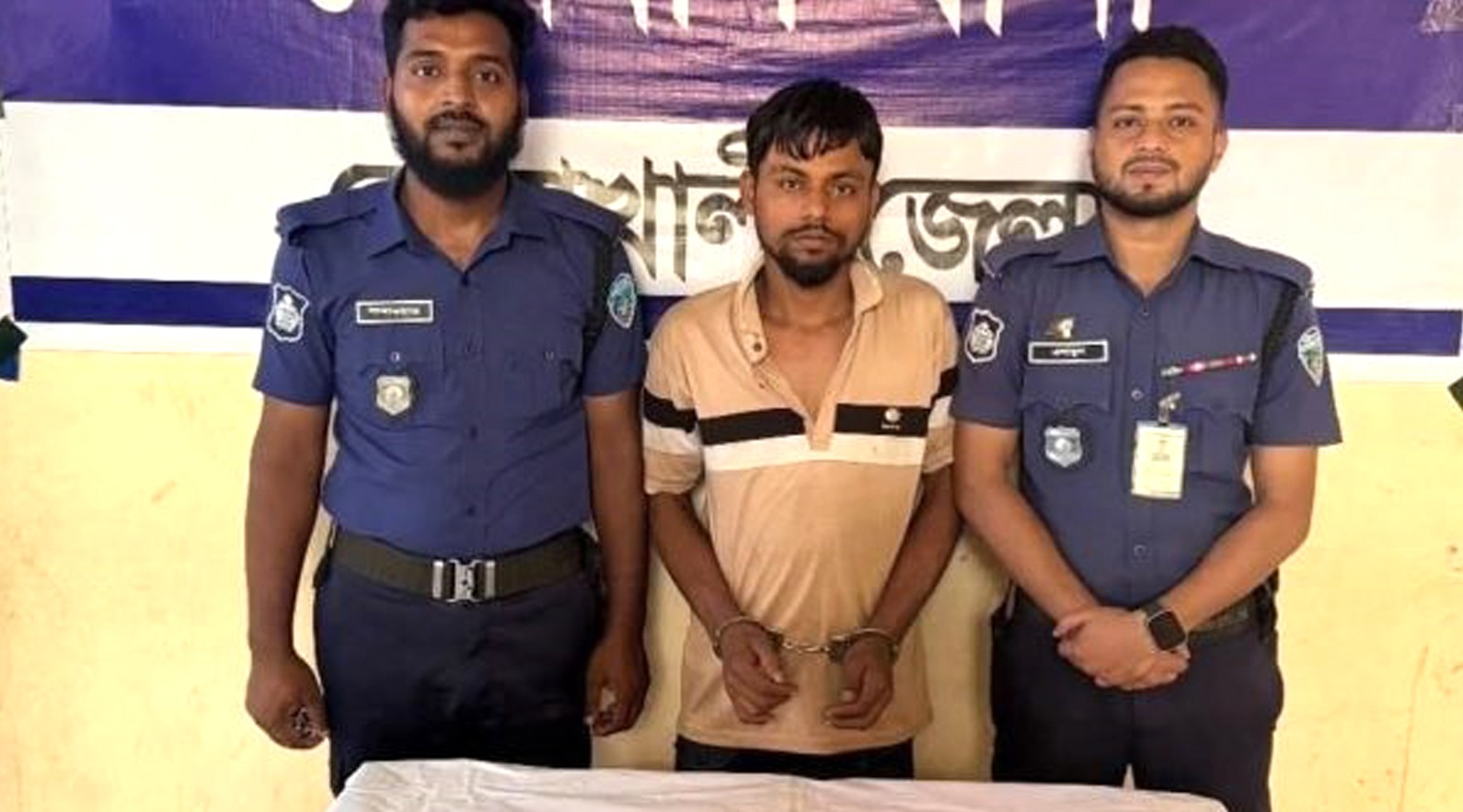 সেনবাগে ইয়াবা’সহ শীর্ষ মাদক ব্যবসায়ী রুবেল গ্রেফতার