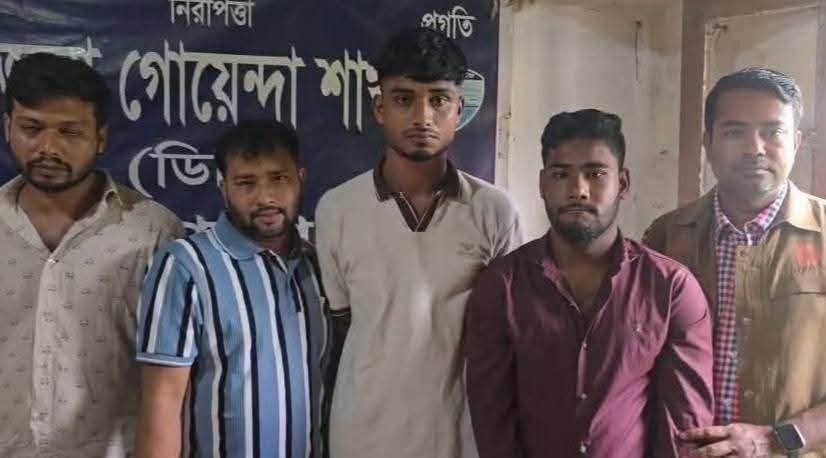চৌমুহনীতে আবাসিক হোটেলে ডিবির অভিযান, ১৪ নারী-পুরুষ আটক