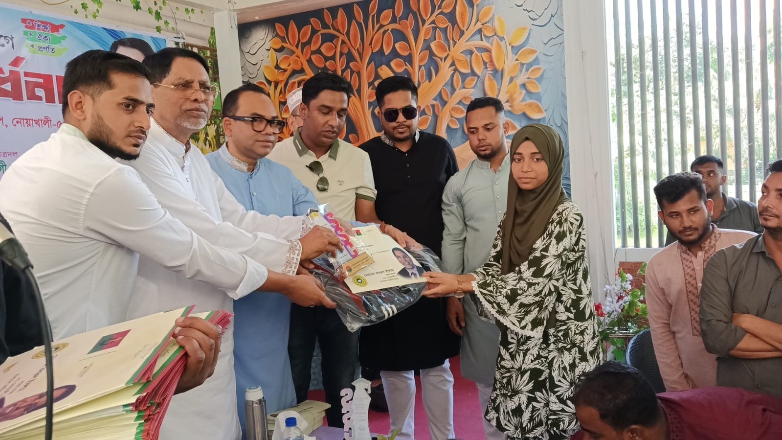 নোয়াখালীতে জিপিএ-৫ প্রাপ্ত শিক্ষার্থীদের ছাত্রদলের সংবর্ধনা