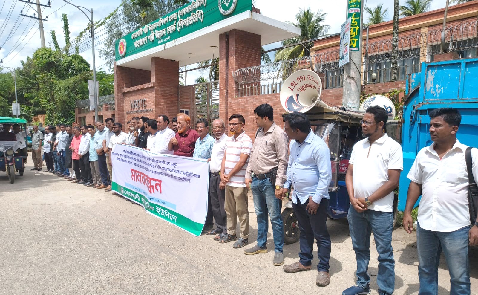 সাংবাদিকদের ওপর হামলার ঘটনায় ওসির বিরুদ্ধে মামলা না নেওয়া অভিযোগ