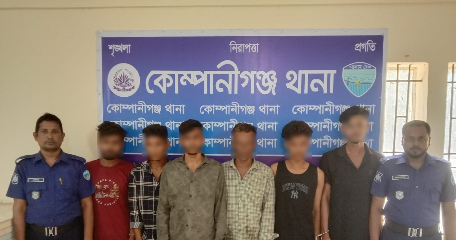 নোয়াখালীতে কিশোর গ্যাংবিরোধী অভিযানে আটক ১০৪