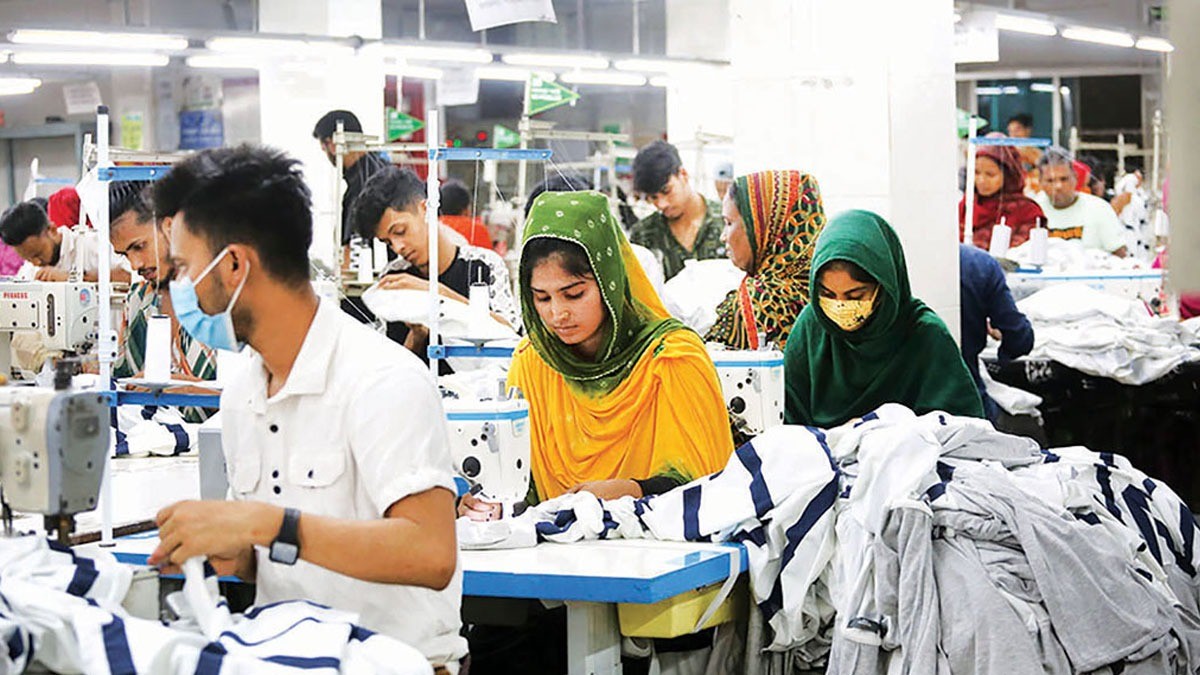 পোশাক রপ্তানি কমার সঙ্গে কমছে দাম, দ্বিমুখী চাপে বাংলাদেশ