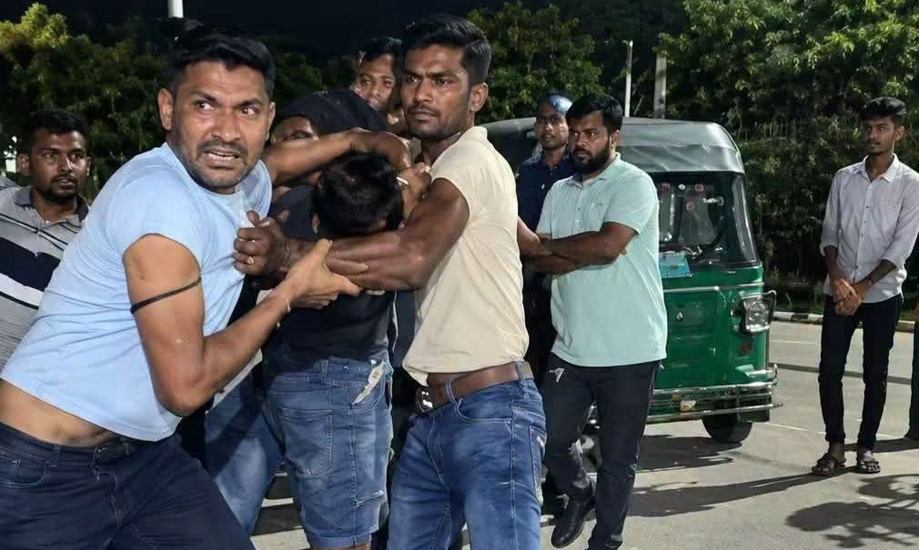 কোম্পানীগঞ্জে থানা প্রাঙ্গণে দুই পক্ষের সংঘর্ষ, আটক ৫